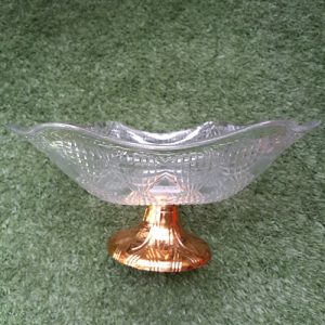 FUENTE TRANSPARENTE C/BASE DORADA